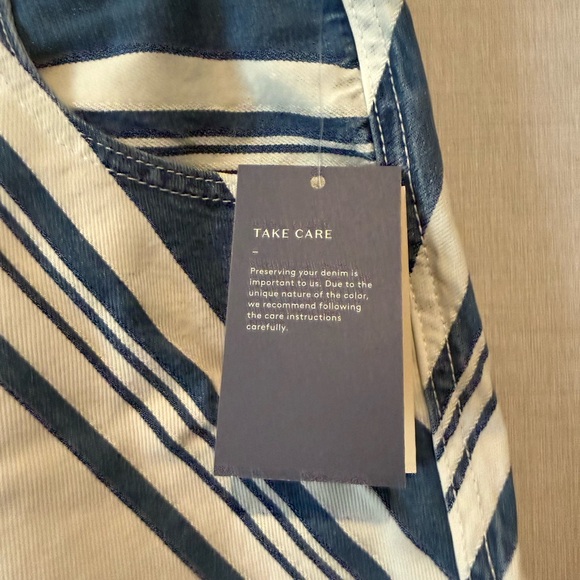 Universal Threads Mini Skirt - Picture 4 of 6